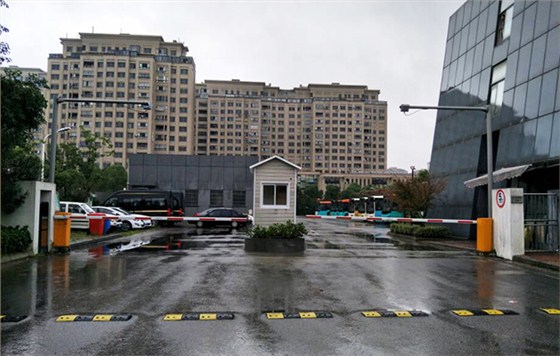 德亞工業(yè)級(jí)道閘