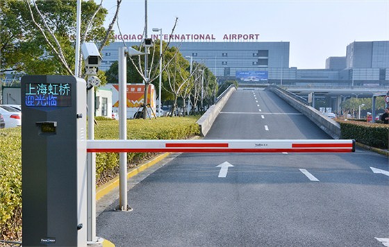 德亞工業(yè)級(jí)高速道閘