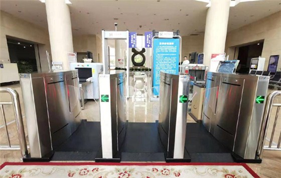 德亞工業(yè)級人行通道