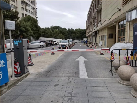 德亞地面停車(chē)場(chǎng)改造后