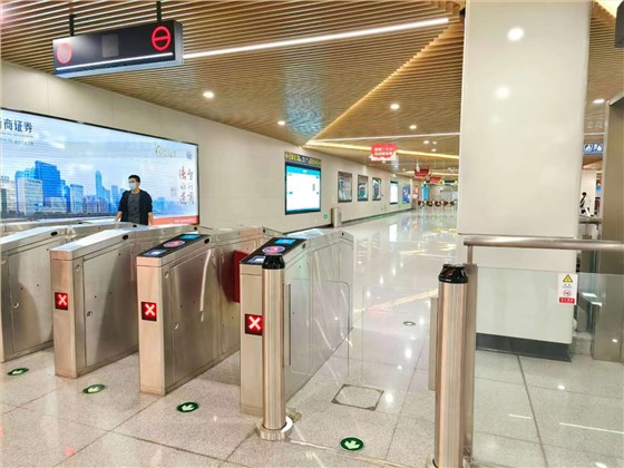 德亞人臉識(shí)別閘機(jī)