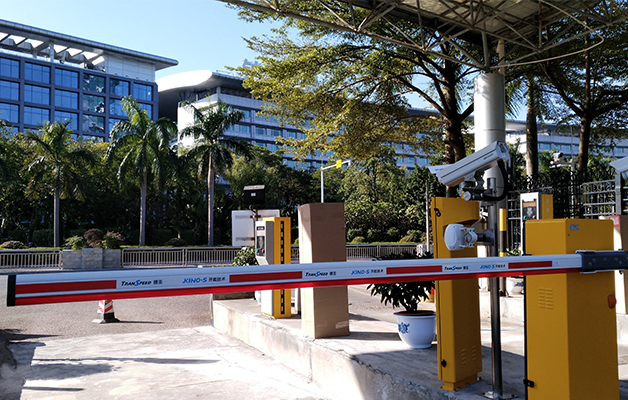 德亞工業(yè)級高速道閘