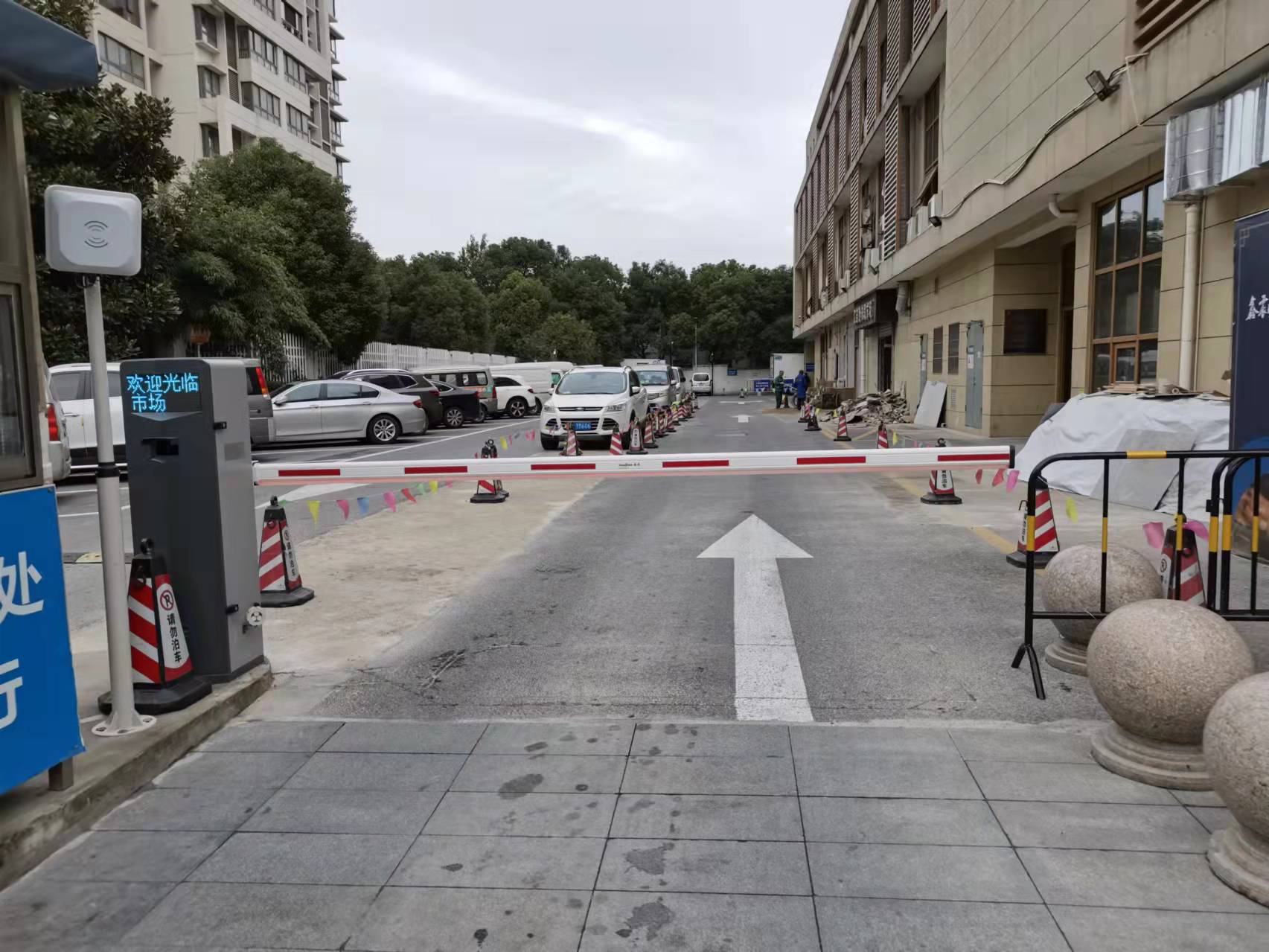 德亞地面停車(chē)場(chǎng)改造后