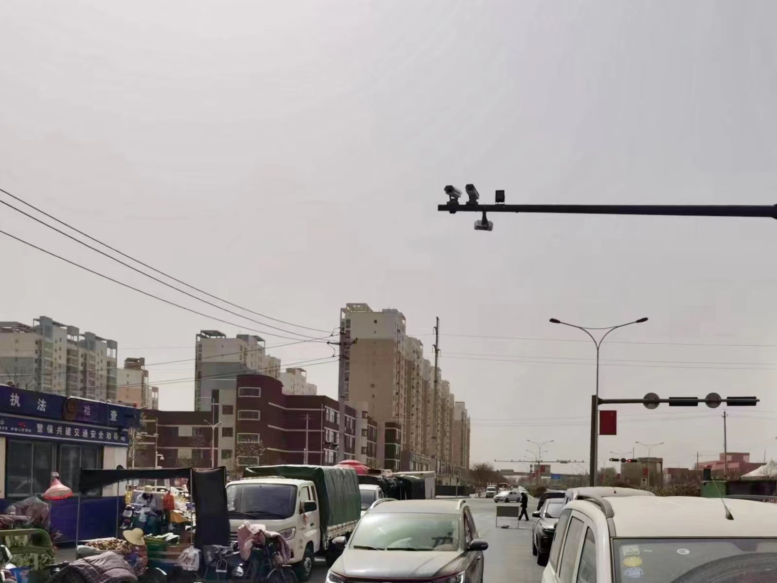 德亞彩虹城路側(cè)現(xiàn)場(chǎng)